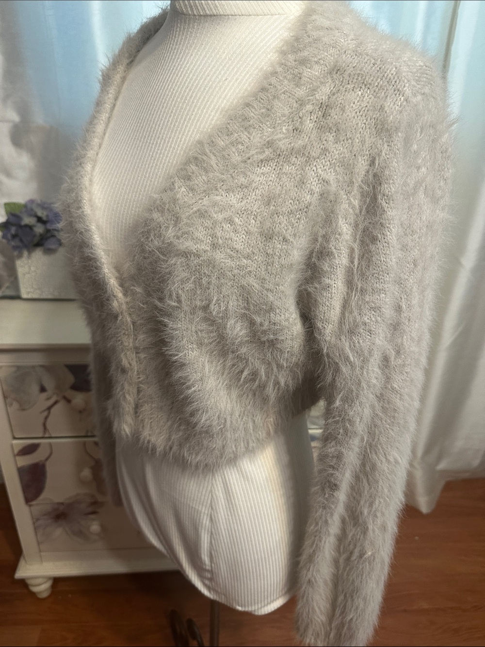 Crop Cardigan - Picture 3 of 7